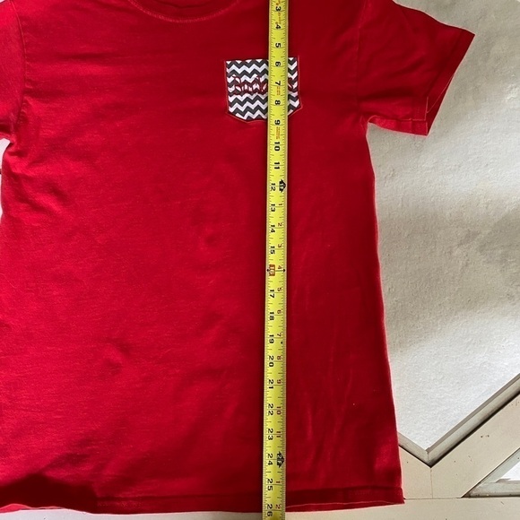 Gildan Woman Ohio State Buckeyes Red Short Sleeve Tee w/ Chevron Patch on Front - Picture 9 of 10